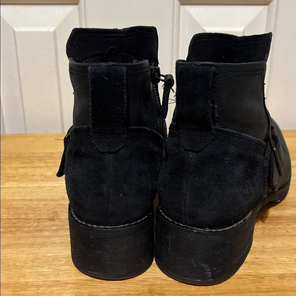 Timberland Black Leather Chelsea Ankle Boots - Picture 4 of 9